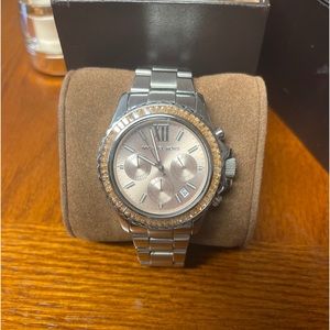Michael Kors MK-5870 Women’s Everest Chronograph Rose Gold and silver Watch EUC